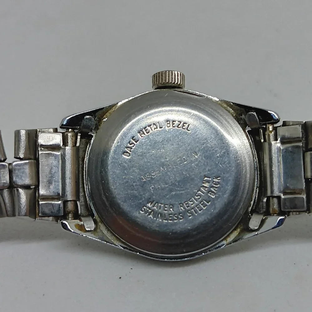 VINTAGE Timex B23 Manual Wind Women's 24mm Silver Tone Date Watch